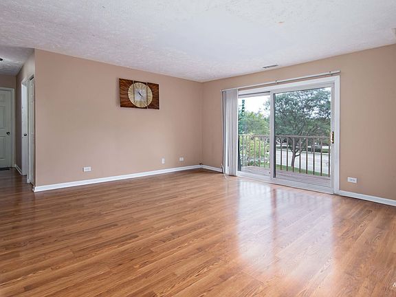 4th image of 714 Tullamore Ct APT 2D