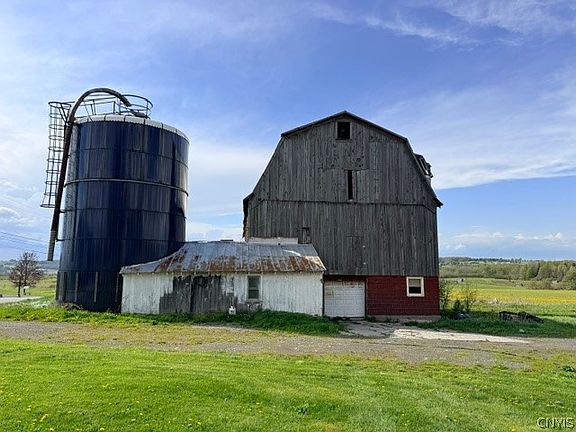 5th image of 4634 Roberts Rd