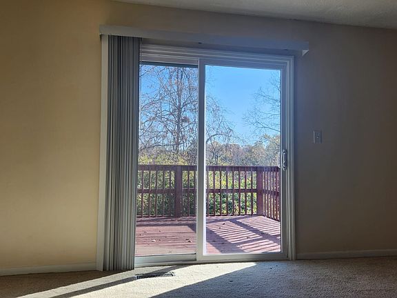 3rd image of 1205 Cliffside Dr
