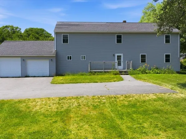 1121 River Avenue, Gardiner, ME 04345