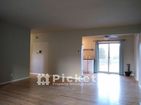 4th image of 4404 Olympus Dr NE
