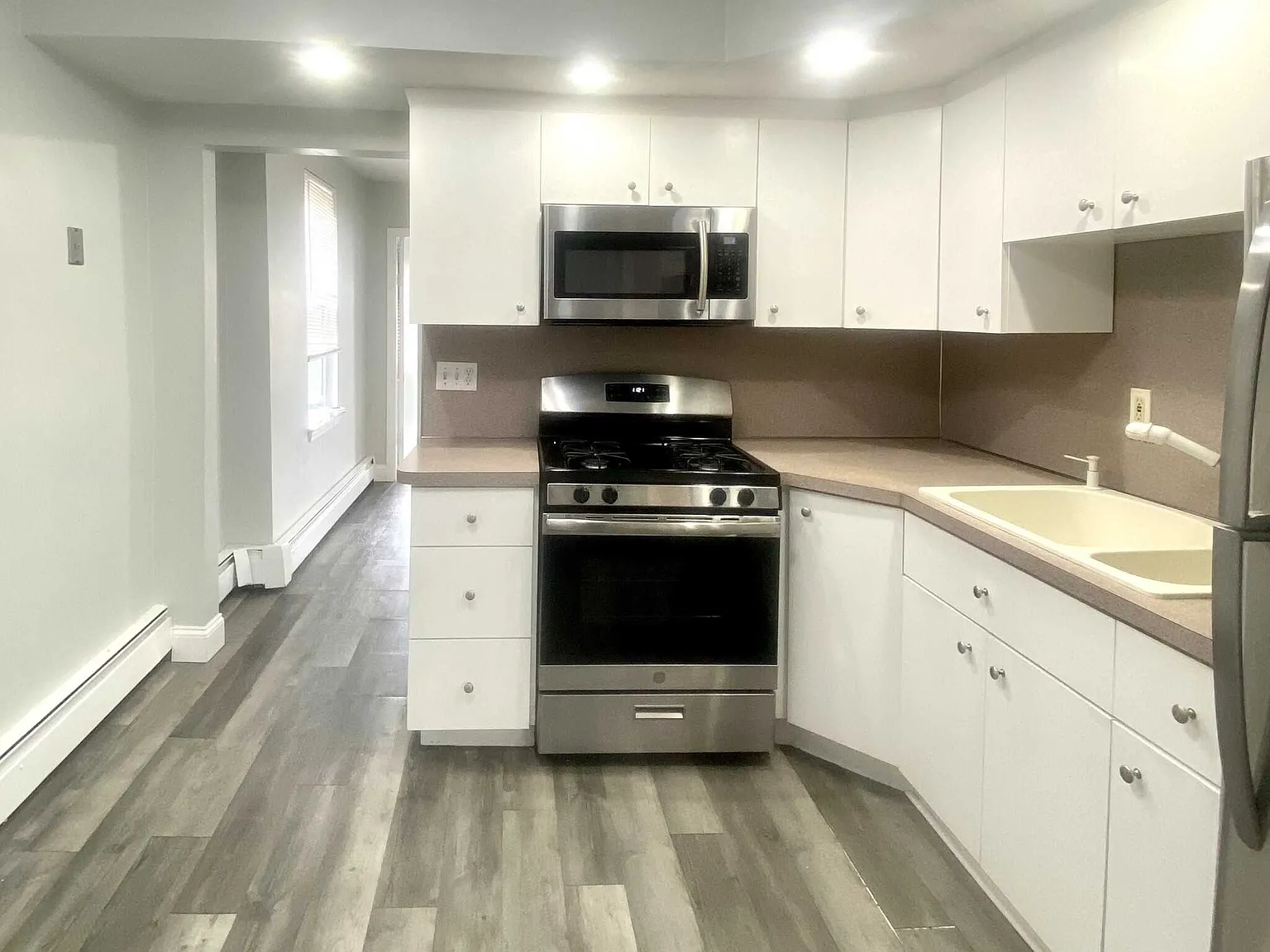 1 bed, $2,500 — Photo 4