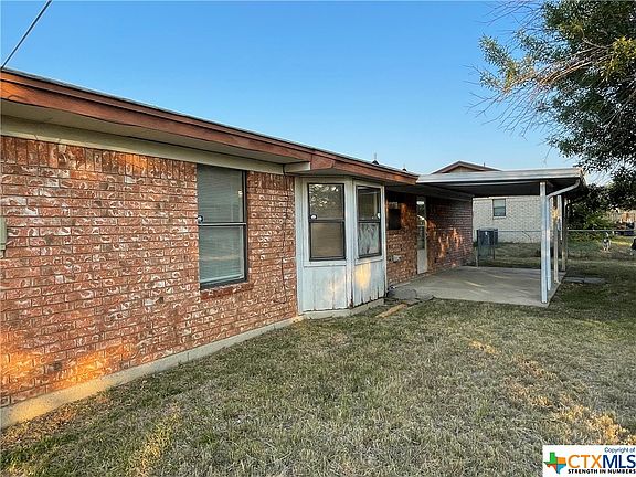 3rd image of 2205 Spicewood Dr