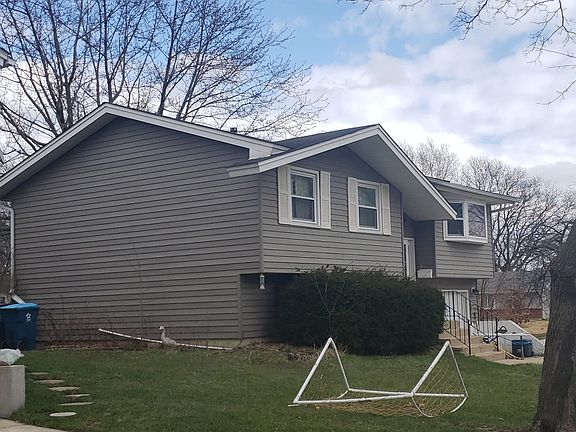 3rd image of 637 Grace Ln