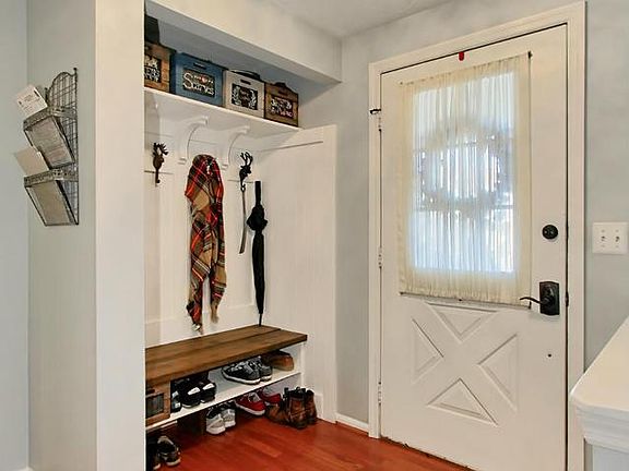 3rd image of 6005 Goldenrod Ct