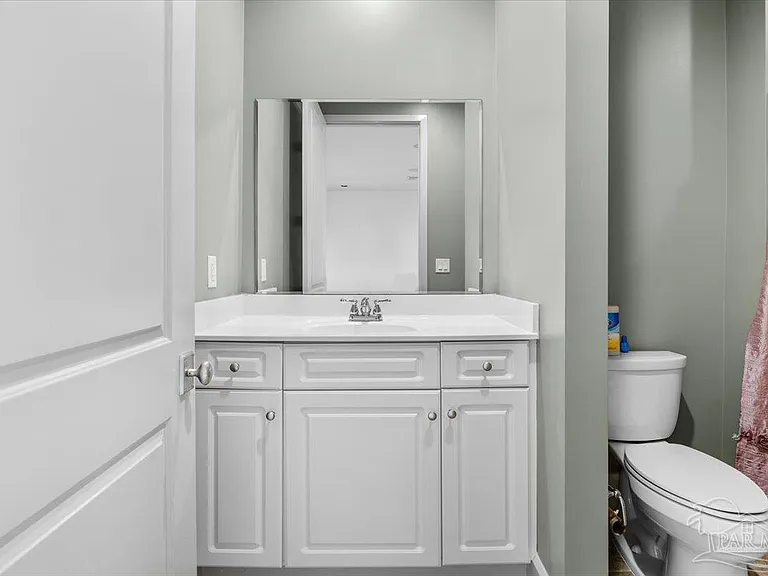 214 W La Rua St — Photo 21