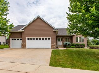 4629 Summit Pointe Pl NW, Rochester, MN 55901
