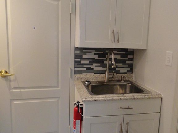 5th image of 2180 Country Club Dr APT 117