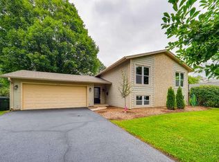 608 Alida Dr, Cary, IL 60013