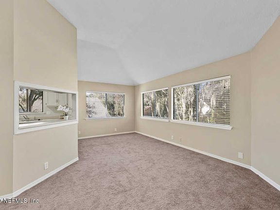 5th image of 1108 Hamlet Ln E