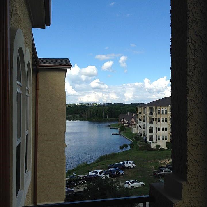 10047977_1