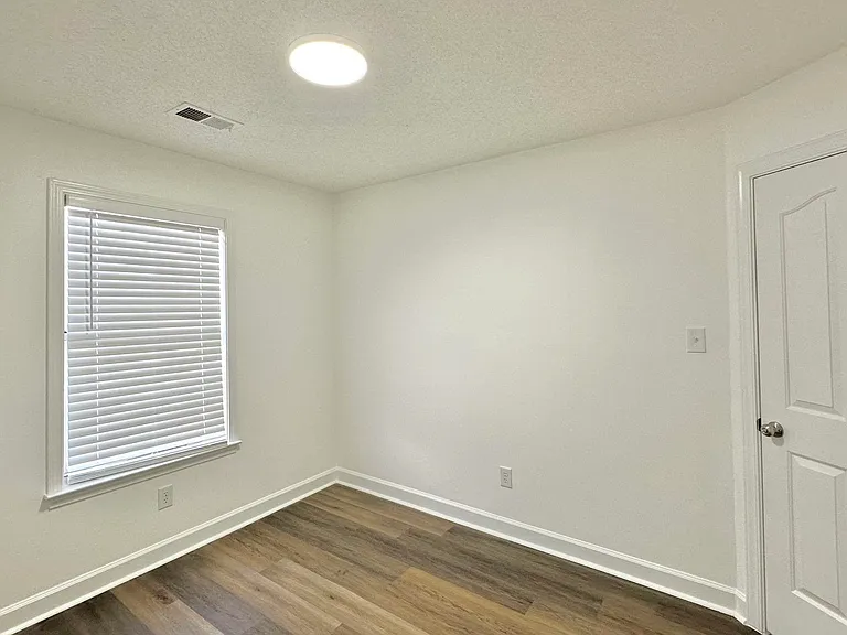 5445 Pine Oak Ln — Photo 9