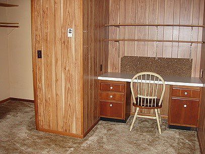 Apt. B. Built-in desk 