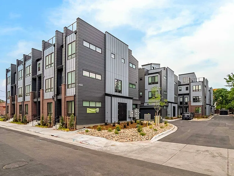 University Hills Townhomes — Photo 34