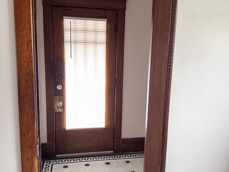 1421 Sherwood Ave — Photo 3
