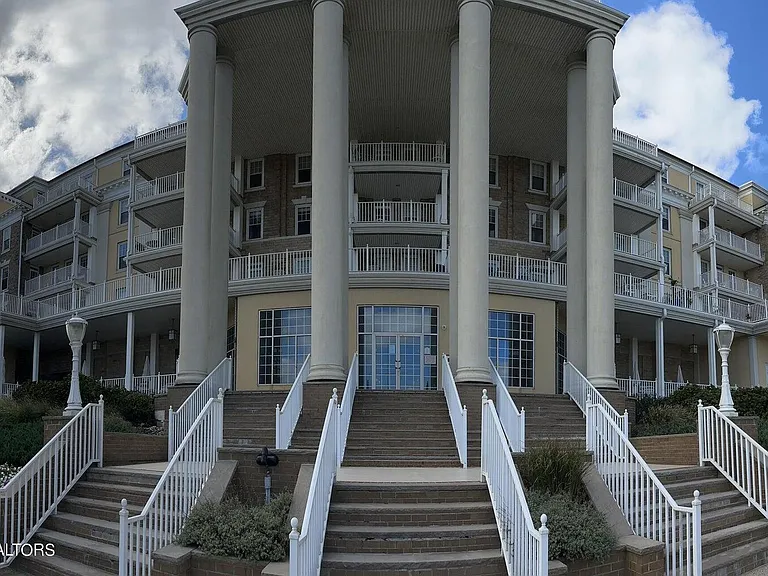 700 Ocean Ave #127 — Photo 35