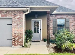 6110 Lake Bend Dr, Baton Rouge, LA 70820