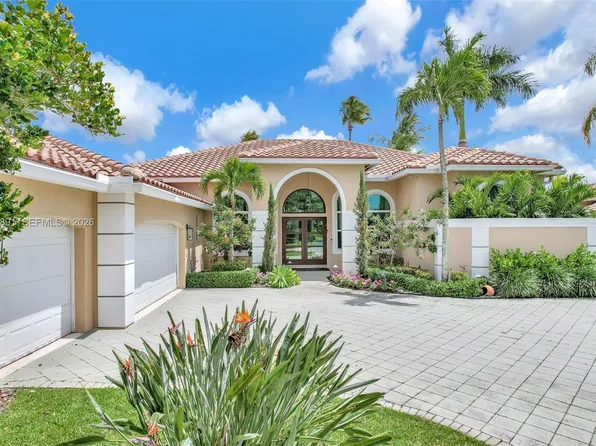 2715 Edgewater Ct, Weston, FL 33332