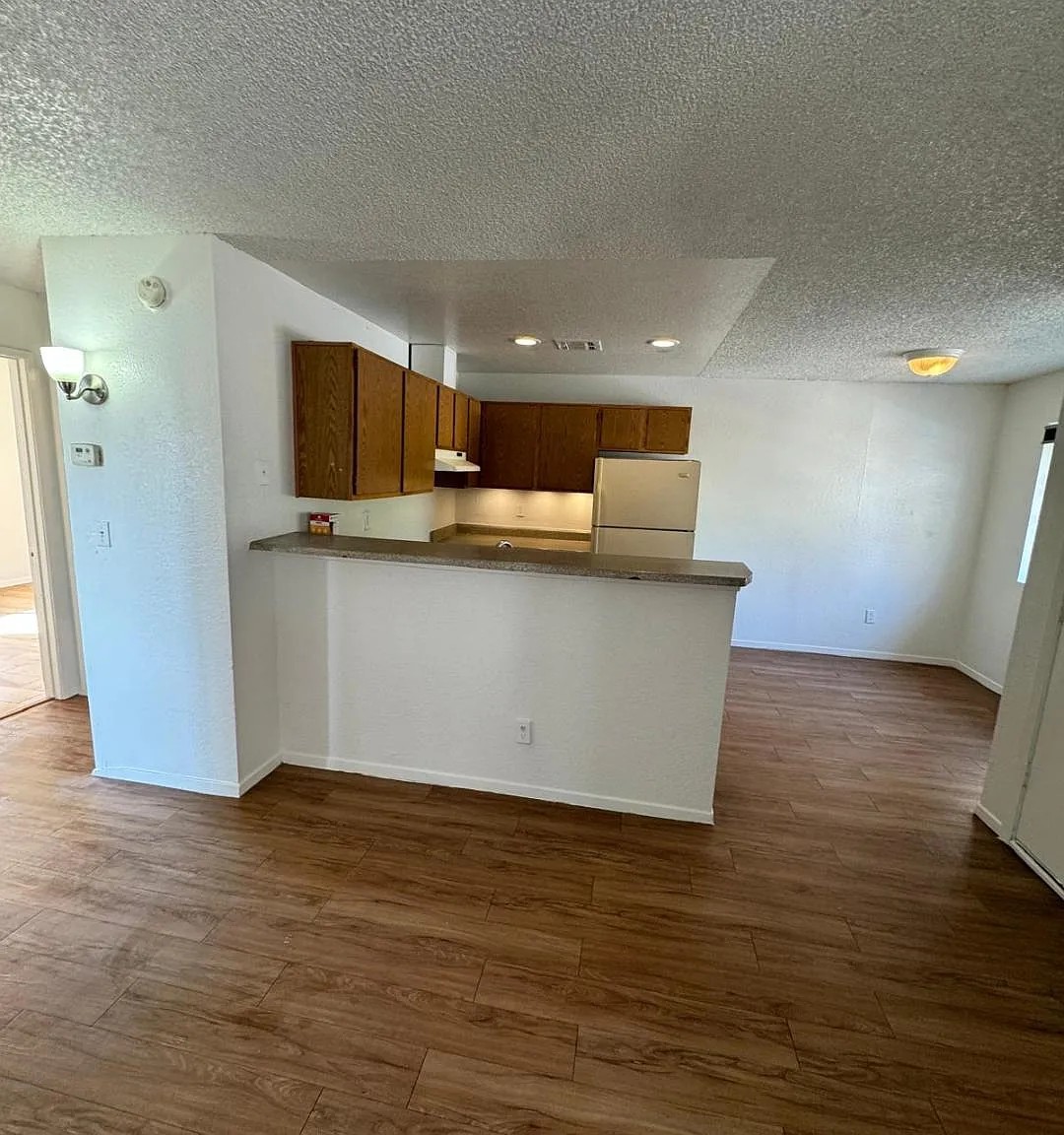 2 bed, 850 sqft, $1,025 — Photo 3