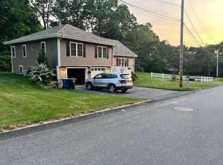 5 Shale Ridge Ct, Cumberland, RI 02864