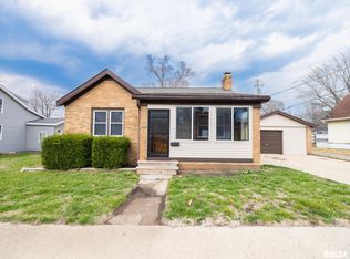 305 Washington St, Pekin, IL 61554