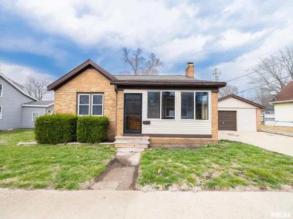 305 Washington St, Pekin, IL 61554