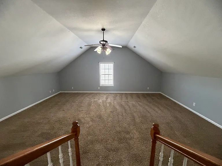 2525 Centerstone Cir — Photo 32