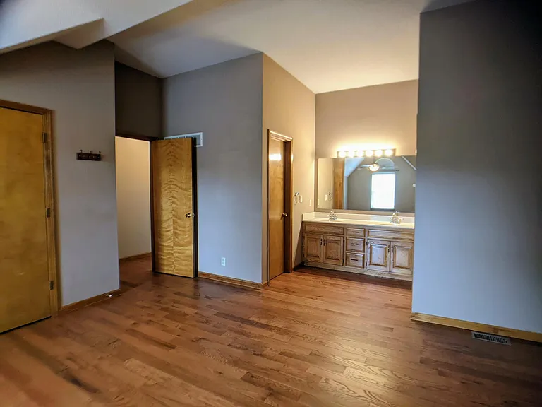 7602 W 154th Ter — Photo 21