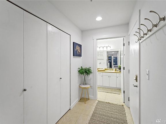 2nd image of 1323 Boren Ave #300