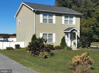 12 S Govan Ave, Frederica, DE 19946