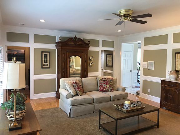 4th image of 8789 Somerset Ln