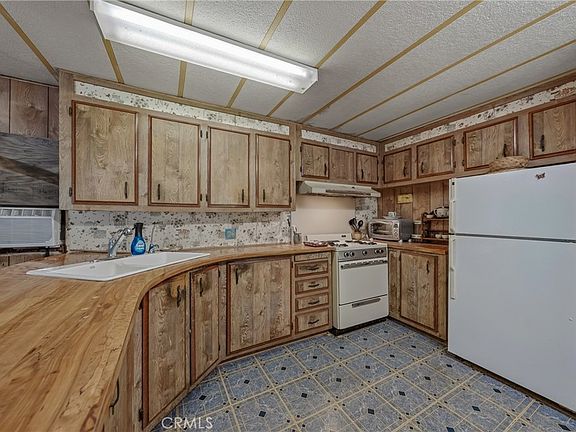 3rd image of 4246 2nd Ave