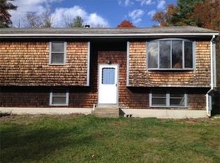 641 Plymouth St, Halifax, MA 02338