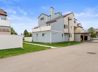 45 Lancaster Ter NW, Edmonton, AB T5X5S3