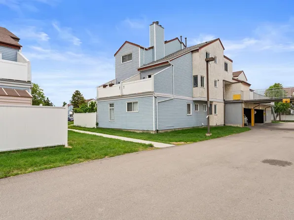 45 Lancaster Ter NW, Edmonton, AB T5X 5S3