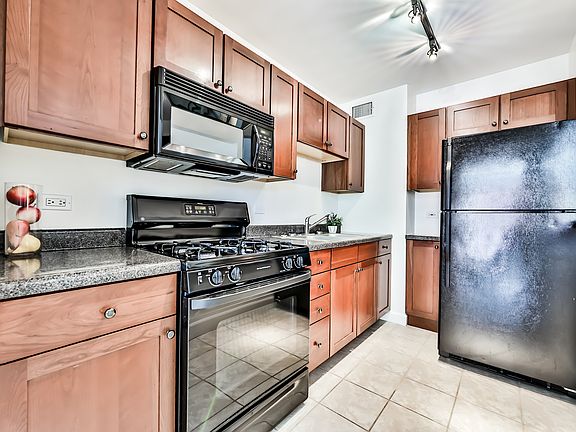 2nd image of 4920 N Marine Dr #S504