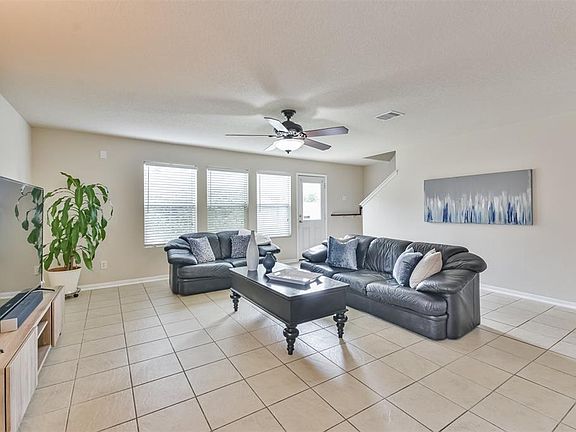 4th image of 3110 Barkers Crossing Ave