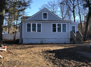71 Lakeshore Dr, Dracut, MA 01826