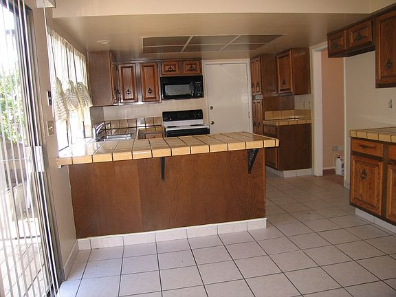 3rd image of 2654 Norcross Dr