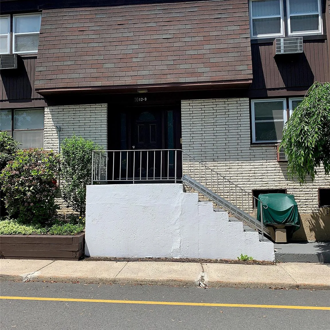 1 bed, 1.0 bath, 754 sqft, $2,300 — Photo 1