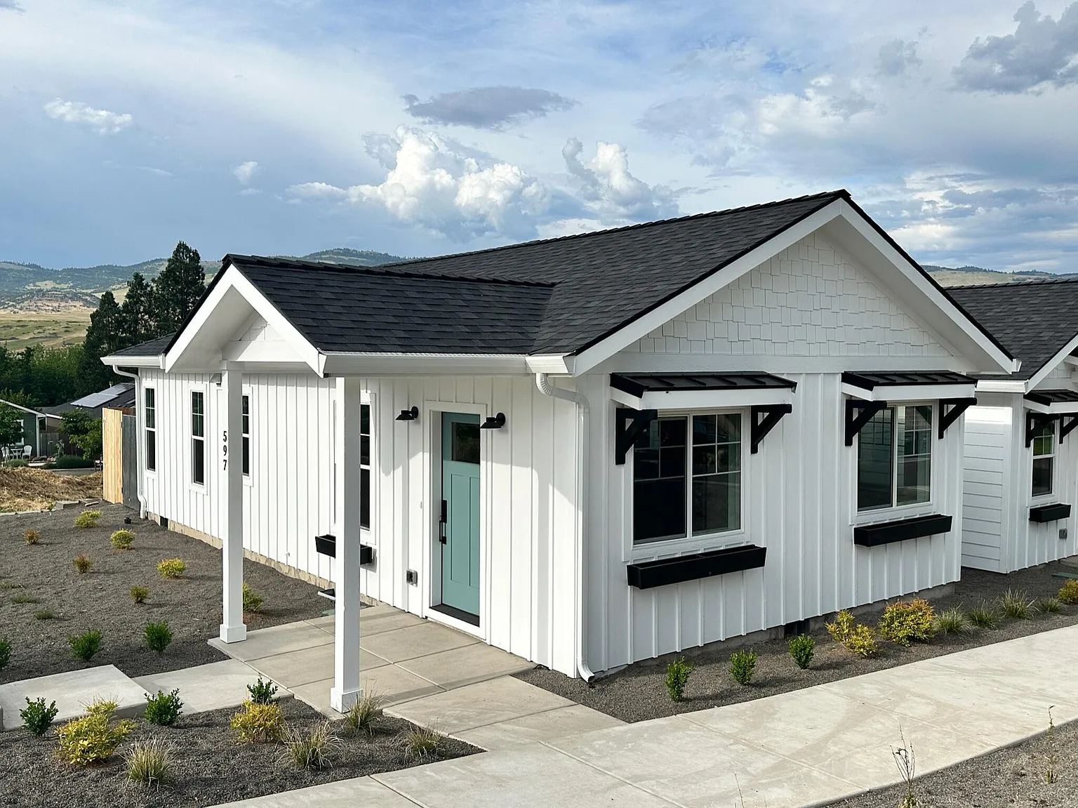 597 Coffee Ln photo 1