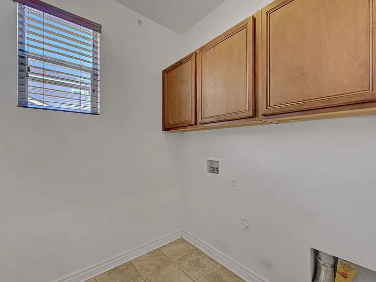 10240 Gladstone Peak St N — Photo 39