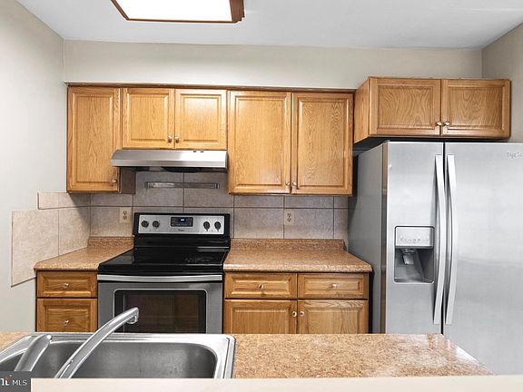 4th image of 8614 Beekman Pl Suite 14A