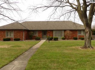 801 Lochinvar Ln, Hutchinson, KS 67502