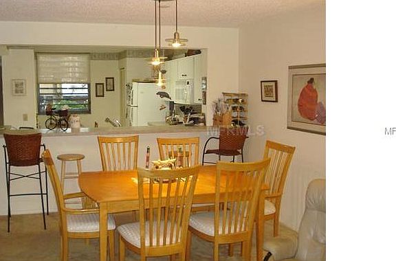 4th image of 703 Oakview Dr