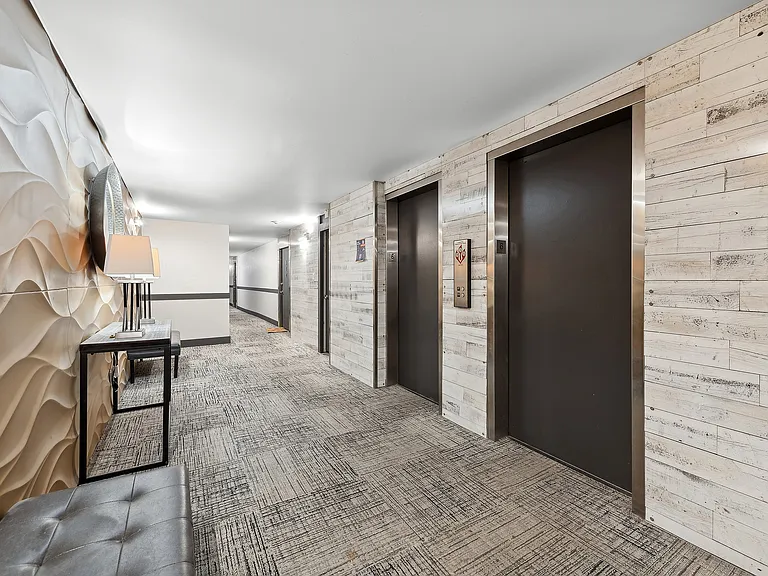 Arrive 800 Penn — Photo 43