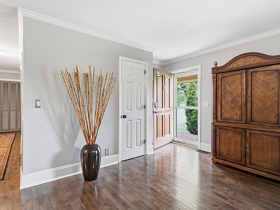 3rd image of 100 Jonquil Way