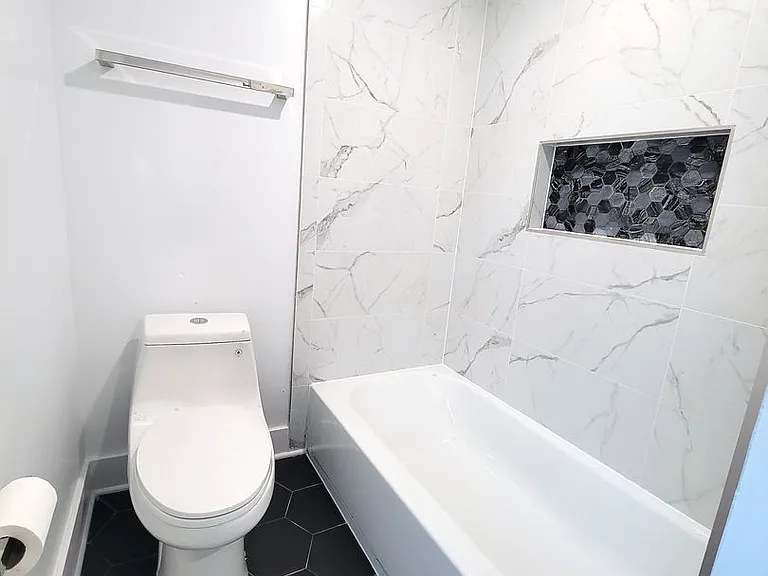 845 N 26th St #3 — Photo 6