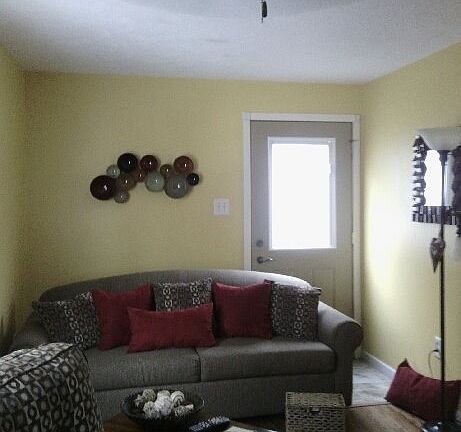 5th image of 609 S Maxwell Ct
