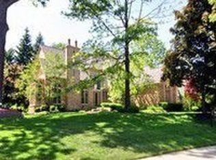 5539 Clearview Dr, Troy, MI 48098